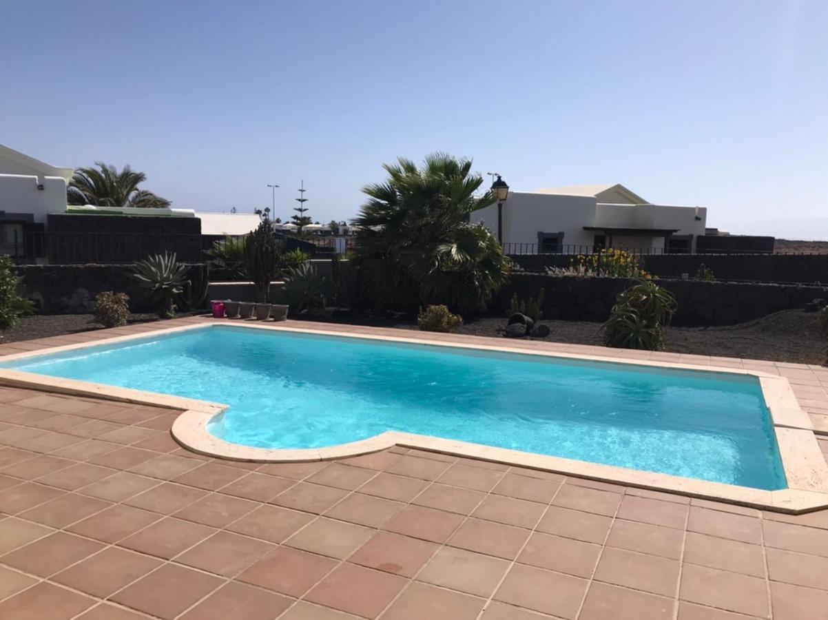 Villa Tania - Villa Independiente Con Piscina Privada Плайя-Бланка Екстер'єр фото
